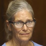 Adepte de la "Famille Manson", Leslie Van Houten avait été reconnue coupable d'avoir participé au meurtre d'un couple, Leno et Rosemary LaBianca, à leur domicile à Los Angeles en août 1969.